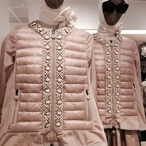 Hot pick !!Beat moncler !!